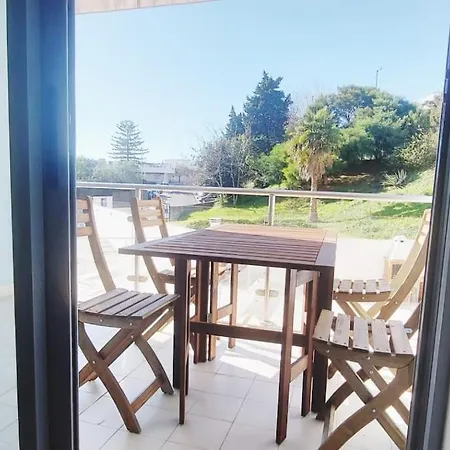 T2 A 100mts Da C/ Piscina * Sesimbra